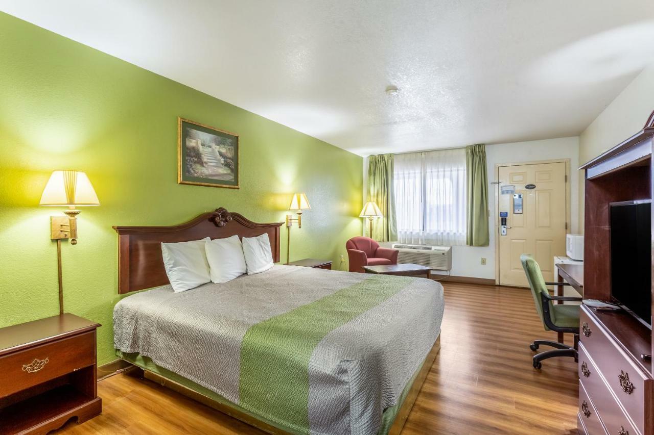 Rodeway Inn Santa Rosa Εξωτερικό φωτογραφία